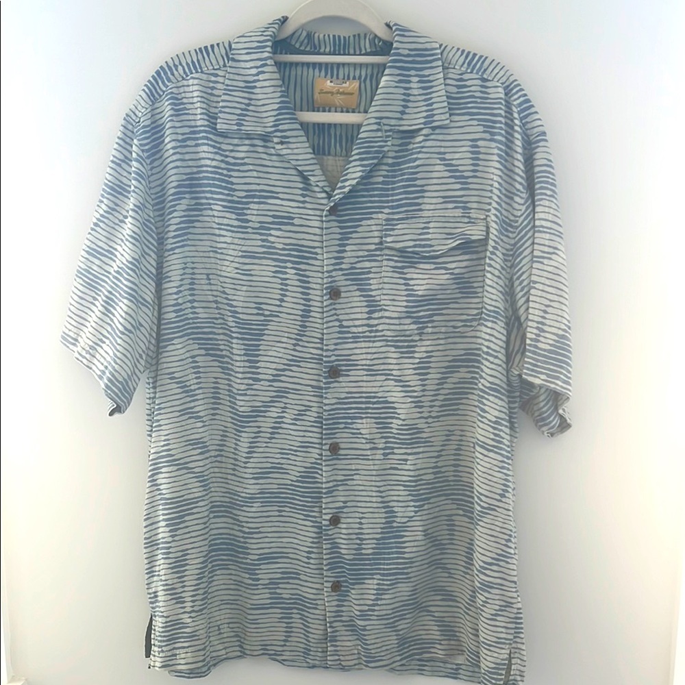 Men's Tommy Bahama Blue and White Casual Button Down 100% Silk Shirt size XL